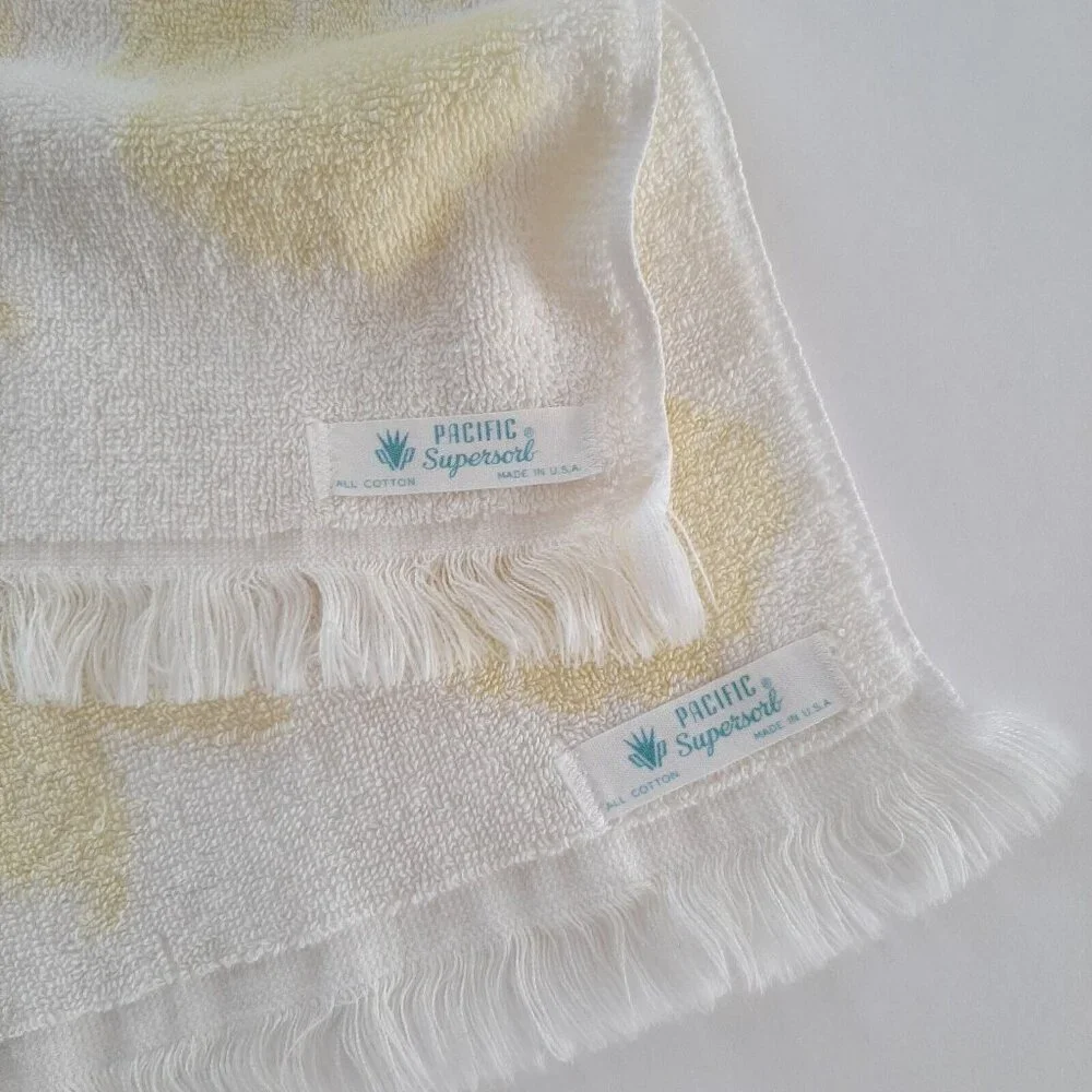 Vtg Sculpted Hand Towel Set of 2 Pastel Yellow, White Pacific Supersorb
